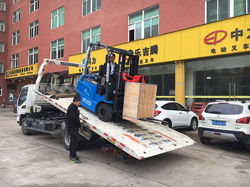 廈門電動叉車公司，銷售比亞迪電動叉車2.5噸一臺